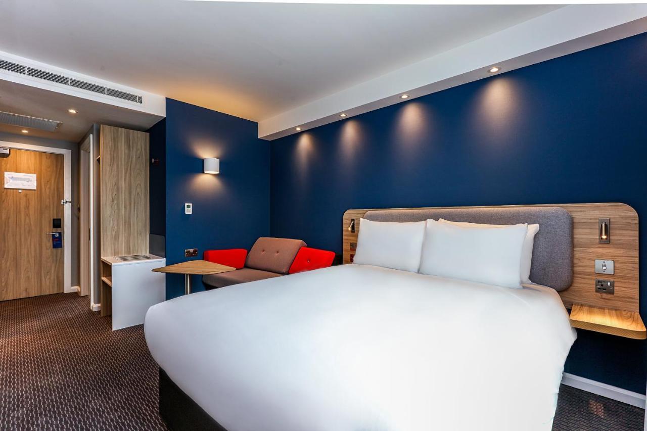 Holiday Inn Express - Bicester By Ihg Exterior photo
