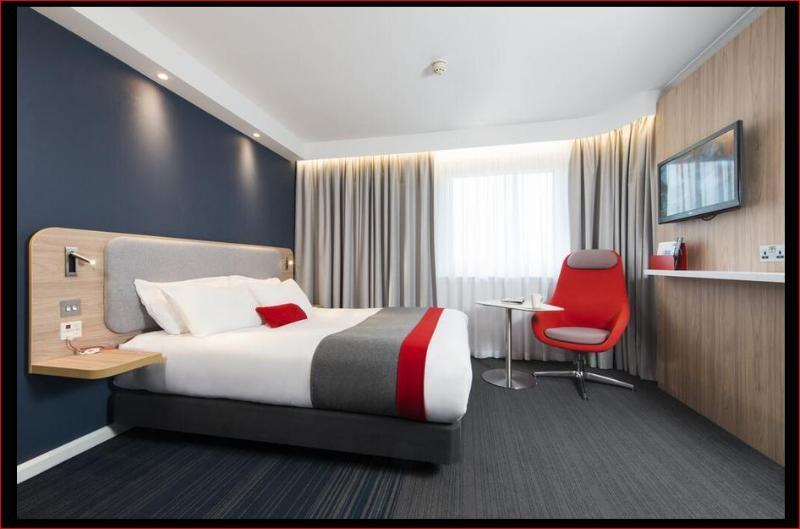 Holiday Inn Express - Bicester By Ihg Exterior photo